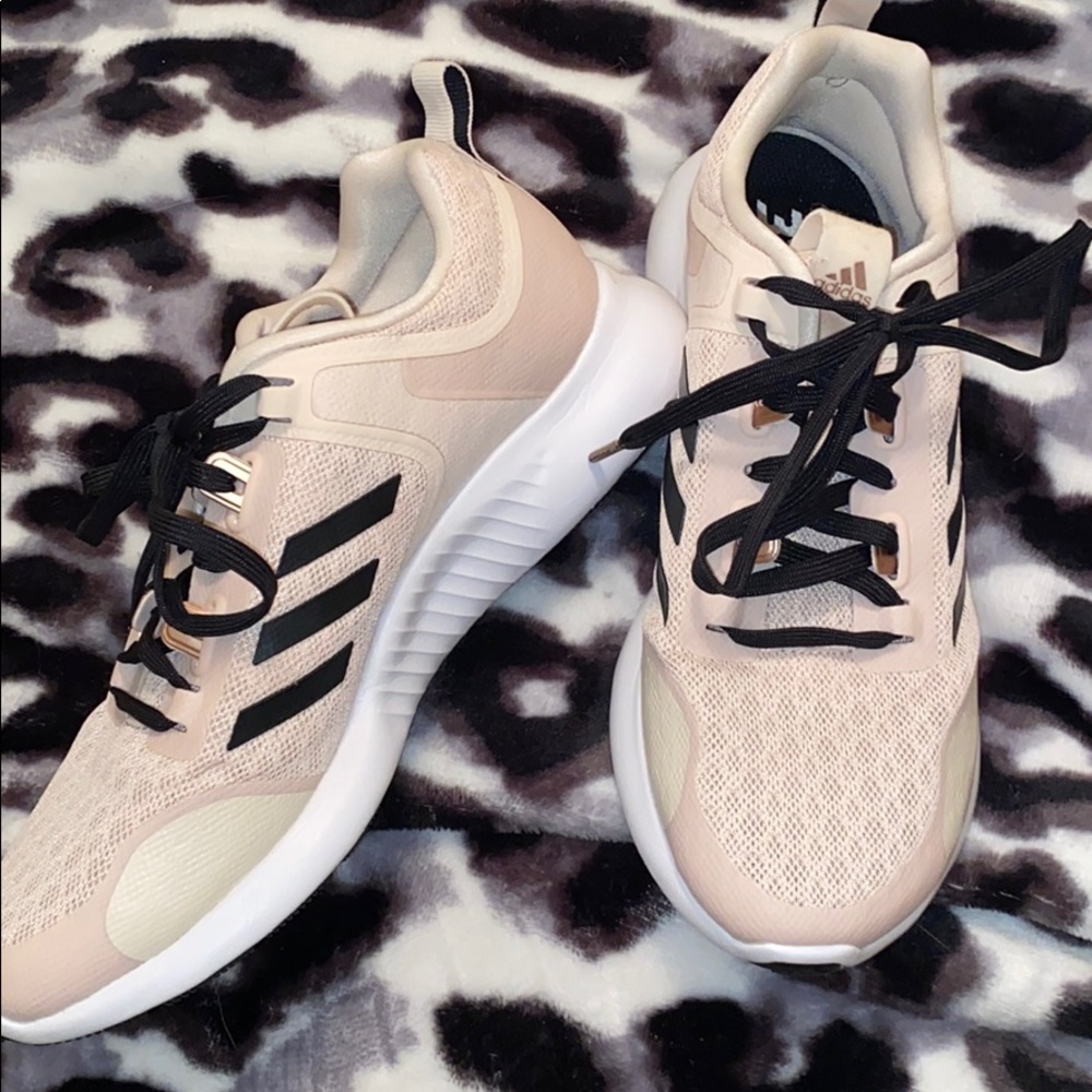 ADIDAS Edgebouce